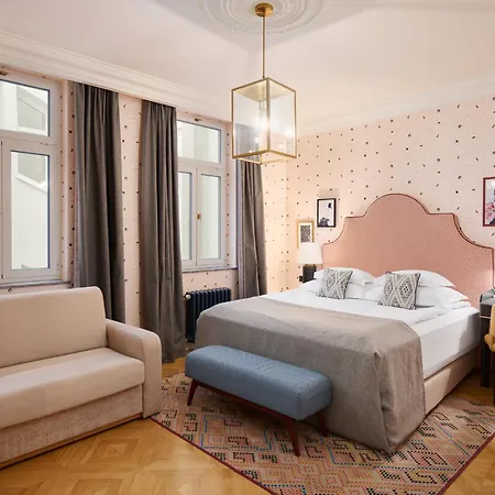 Hotel Capital 4*
