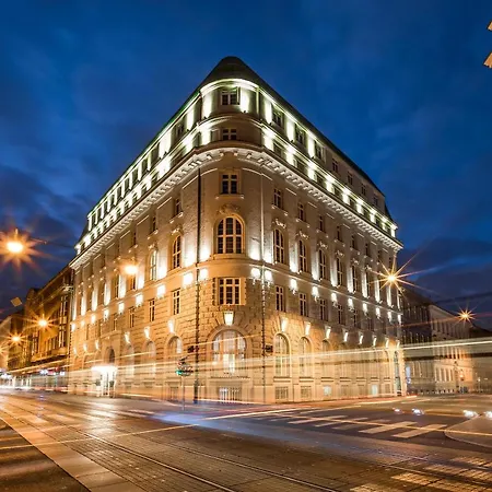 Hotel Capital