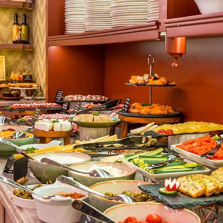 Capital Hotel 4*